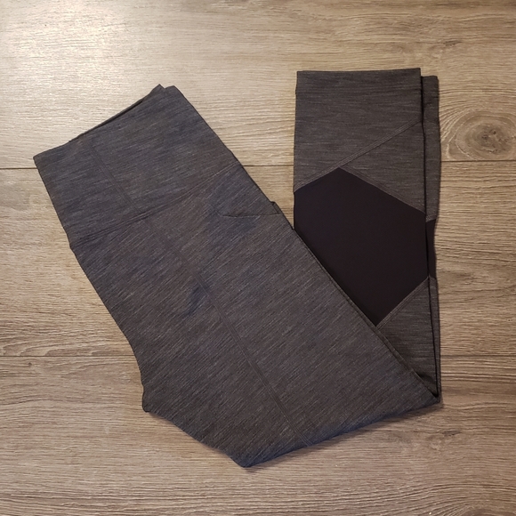 lululemon athletica Pants - Lululemon Cropped Leggings